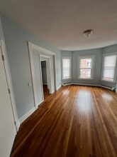 36 Center St, Unit 2 in Meriden, CT - Building Photo - Building Photo