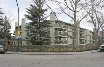 626 24th Ave SW in Calgary, AB - Building Photo - Building Photo