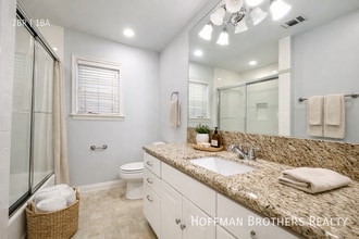 806 N Las Palmas Ave in Los Angeles, CA - Building Photo - Building Photo