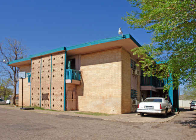 Villa Del Sol Apartments in Lubbock, TX - Building Photo - Building Photo