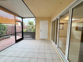 6568 SW 41st Pl in Davie, FL - Building Photo - Building Photo