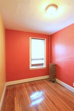 8 Cogswell Ave, Unit 1 in Cambridge, MA - Building Photo - Building Photo