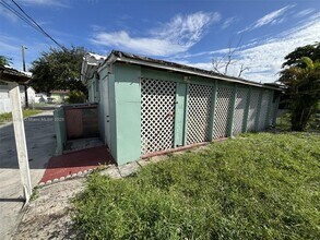 1926 NW 84th St in Miami, FL - Building Photo - Building Photo