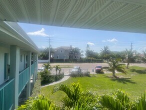 Driftwood Villas Apartments in Cocoa Beach, FL - Foto de edificio - Building Photo