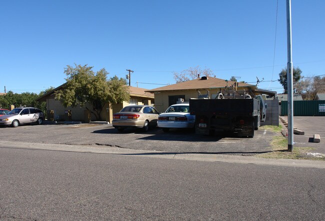 5th Street Apartments in Phoenix, AZ - Building Photo - Building Photo