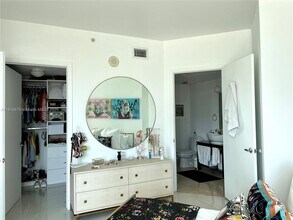 350 S Miami Ave, Unit 1103 in Miami, FL - Building Photo - Building Photo