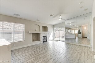 2259 Smokey Sky Dr in Henderson, NV - Building Photo