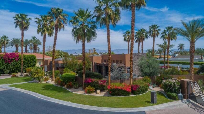 2 Dominion Ct in Rancho Mirage, CA - Foto de edificio