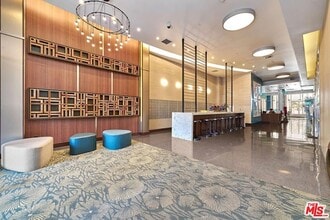 3810 Wilshire Blvd, Unit 303 in Los Angeles, CA - Foto de edificio - Building Photo