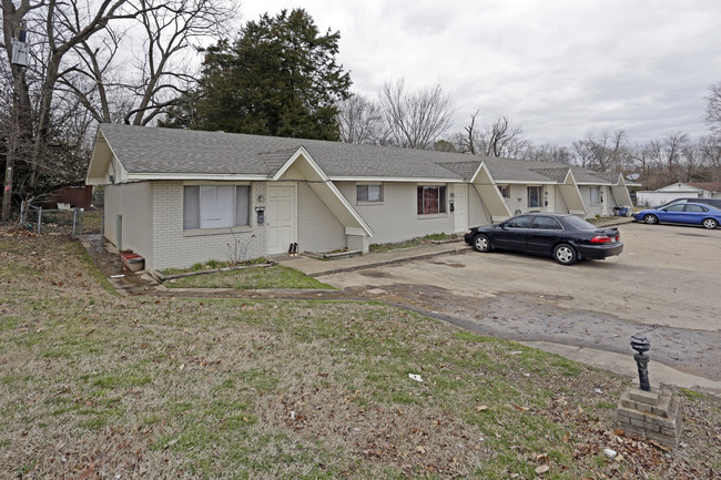 510 N 8th St in Rogers, AR - Foto de edificio - Building Photo