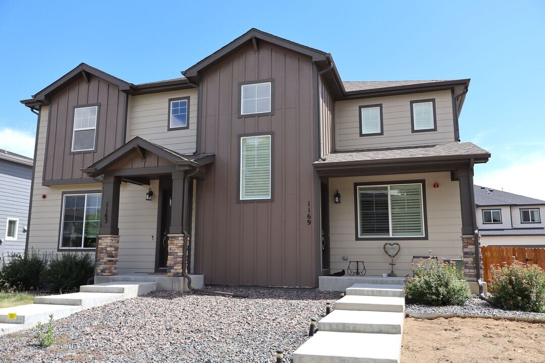 1169 Bon Homme Richard Dr in Fort Collins, CO - Building Photo