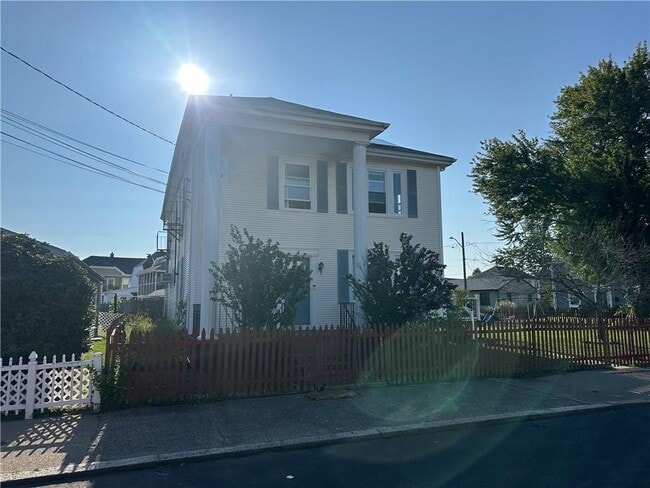357 Grand Ave in Pawtucket, RI - Building Photo - Building Photo