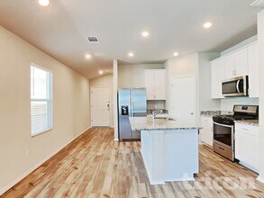 5300 Saddle Clb Dr in Georgetown, TX - Foto de edificio - Building Photo