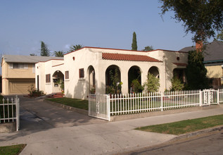 1104 French St in Santa Ana, CA - Foto de edificio - Building Photo