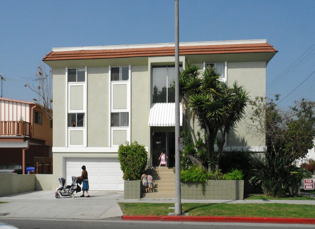 1101 S Holt Ave in Los Angeles, CA - Building Photo - Building Photo