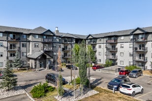 Avalon Court in Edmonton, AB - Building Photo