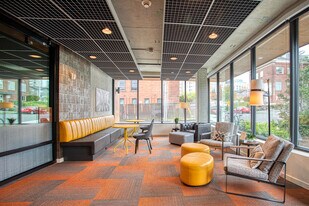 Metro Line Flats in Seattle, WA - Building Photo