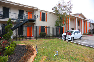 Weston Oaks Apartments in Pasadena, TX - Building Photo - Building Photo