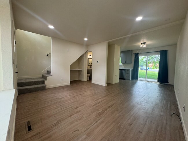 property at 1624 Banyan Dr
