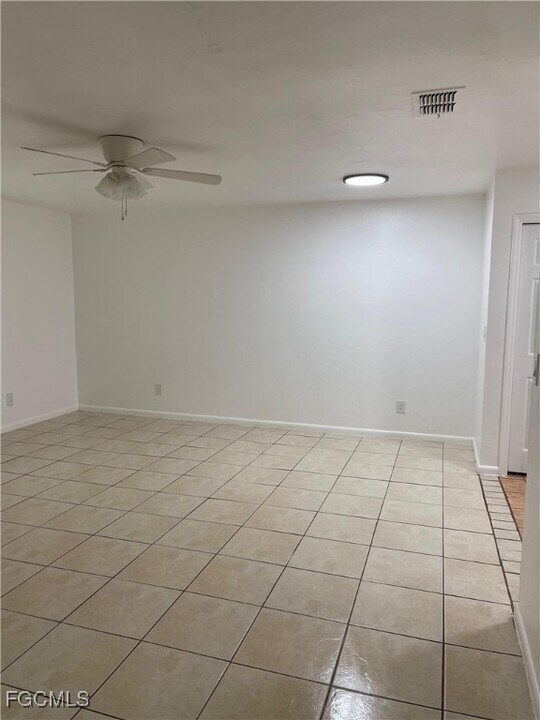 13861 First St in Ft. Myers, FL - Building Photo
