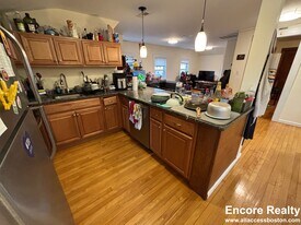 34 Bentley St, Unit 3 in Boston, MA - Building Photo