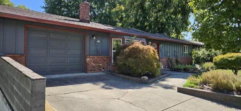 1617 SW Jordan St in Grants Pass, OR - Building Photo - Building Photo