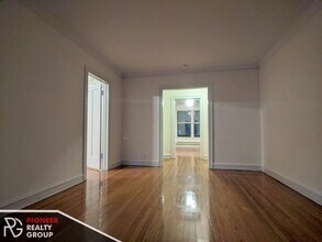 1129 W Oakdale Ave, Unit 1117-1A in Chicago, IL - Building Photo - Building Photo