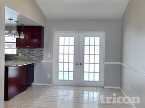 4413 Shadberry Dr in Tampa, FL - Building Photo - Building Photo