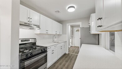 4 Story St in Plumsted, NJ - Building Photo - Building Photo