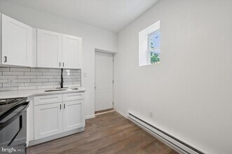 2412 S Franklin St in Philadelphia, PA - Building Photo - Building Photo