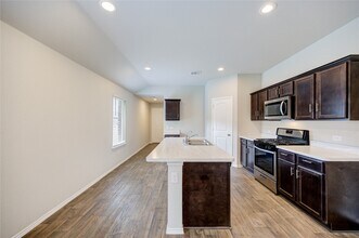 16937 Rich Pines Dr in Conroe, TX - Building Photo - Building Photo