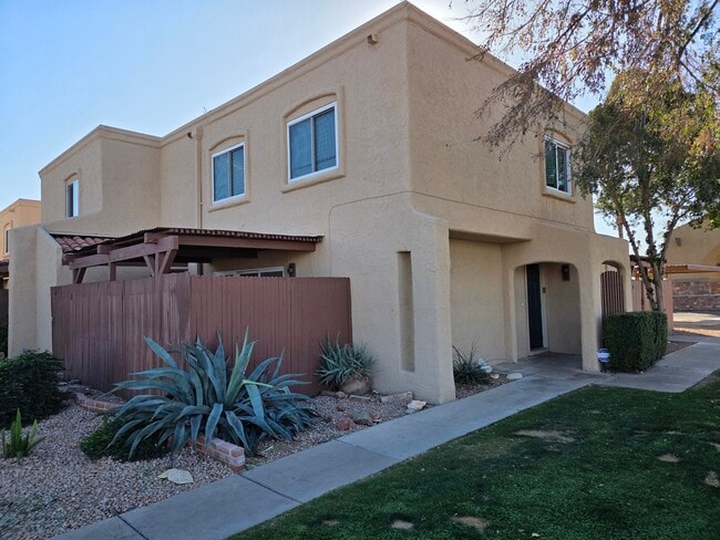 property at 1005 E Northern Ave