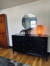 218 Warren St, Unit A in Watertown, MA - Building Photo - Building Photo