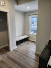 24 Silverton Gln Grn SW in Calgary, AB - Building Photo - Building Photo