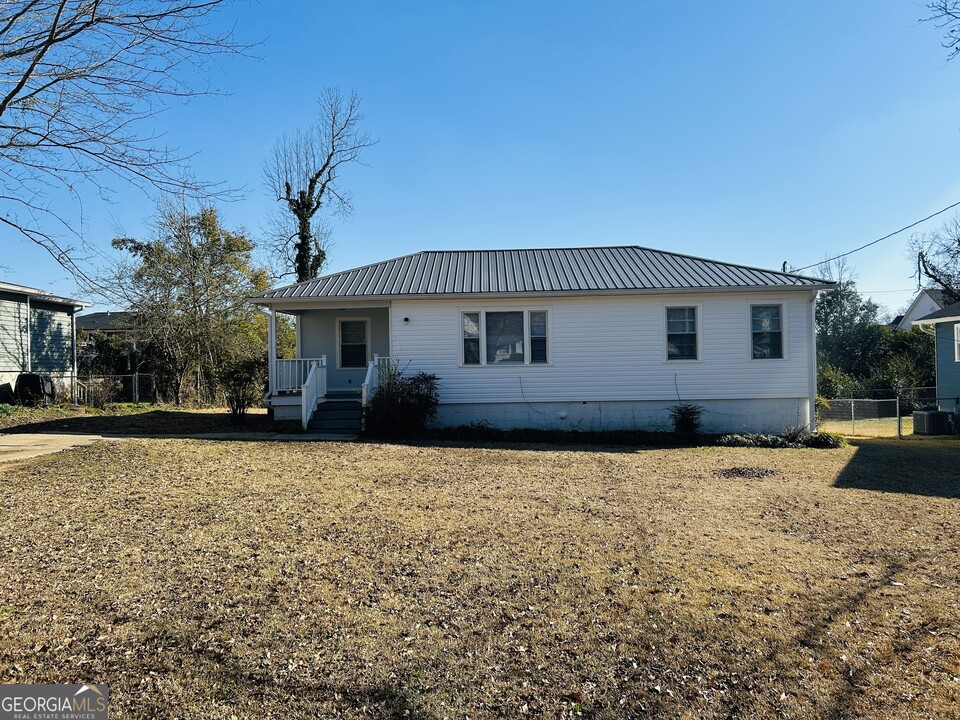 46 Fourth St Ext in Newnan, GA - Building Photo