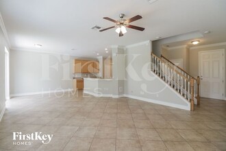 2352 Spring Hollow Loop in Wesley Chapel, FL - Building Photo - Building Photo