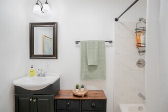 212 E Yell St in Livingston, TX - Building Photo - Building Photo