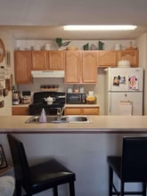 140 Willow Tree Wy in Hurricane, WV - Foto de edificio - Building Photo