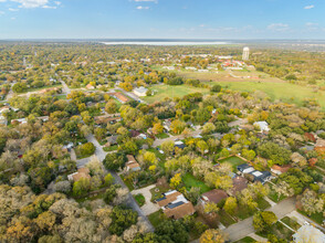 3300 Adeline Dr in Waco, TX - Foto de edificio - Building Photo