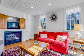 252r High St in Newburyport, MA - Building Photo - Building Photo