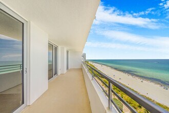 5555 Collins Ave in Miami Beach, FL - Building Photo - Building Photo