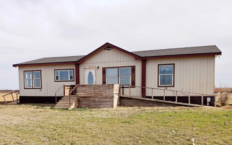 15800 City Lake Rd in Amarillo, TX - Building Photo