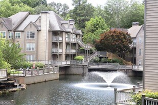 308 Mill Pond Ct SE in Smyrna, GA - Building Photo