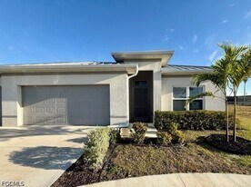 500 NE 16th Terrace in Cape Coral, FL - Building Photo