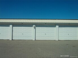 50450 Bay Run N in Chesterfield, MI - Building Photo