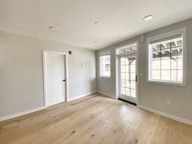 32 Main St in Norwalk, CT - Building Photo