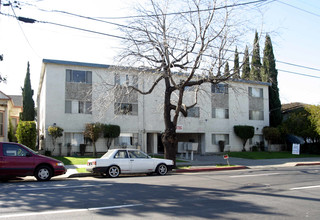 DeLaVe Villa Apartments in San Jose, CA - Building Photo - Building Photo