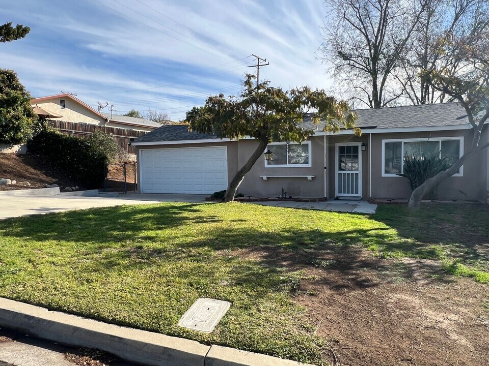 1306 Calle Bouganvilla in Thousand Oaks, CA - Building Photo