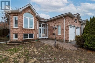 104 Marsellus Dr in Barrie, ON - Building Photo