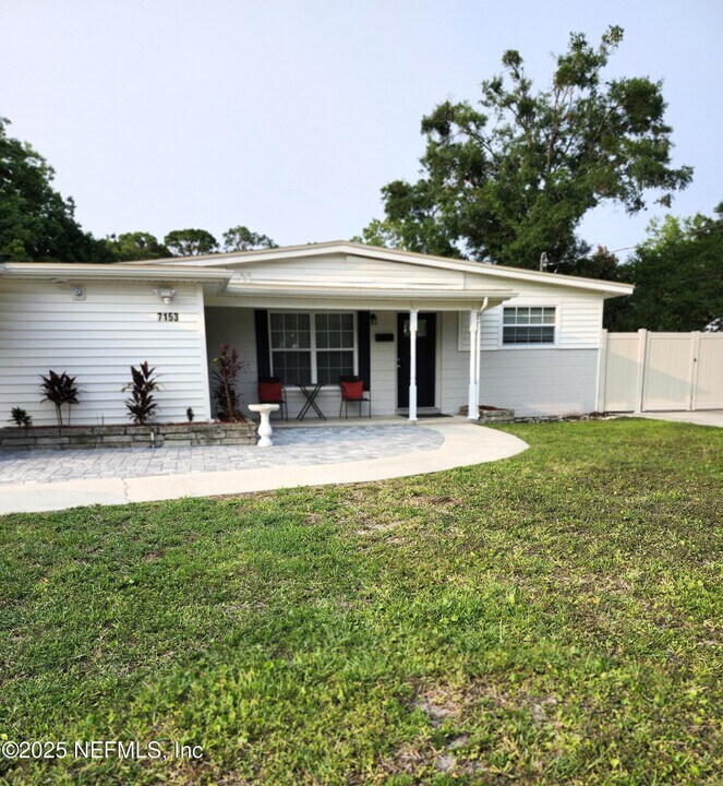 7153 Balboa Rd in Jacksonville, FL - Building Photo